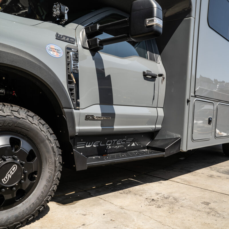 WTD-FORD F550/600 SUPER C SIDE STEPS